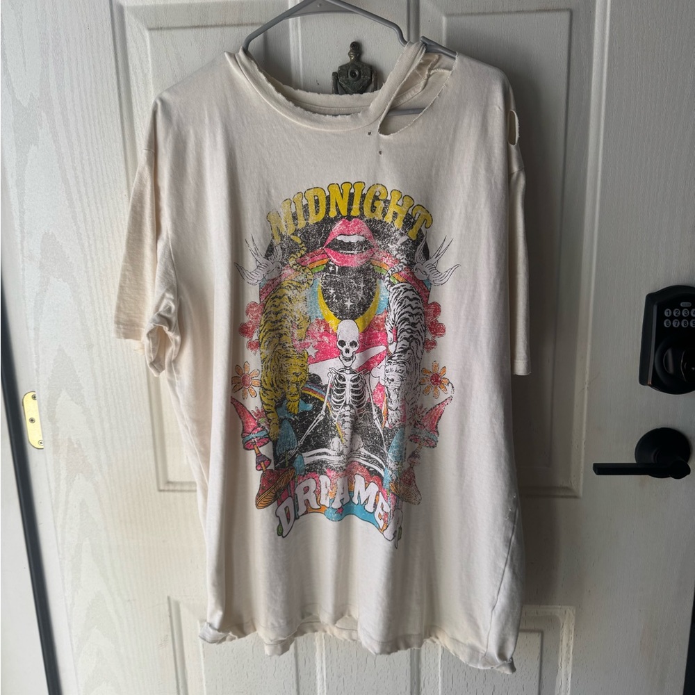 Graphic tshirt